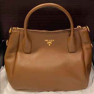 Authentic PRADA Pebble Leather Vit.Daino Handbag